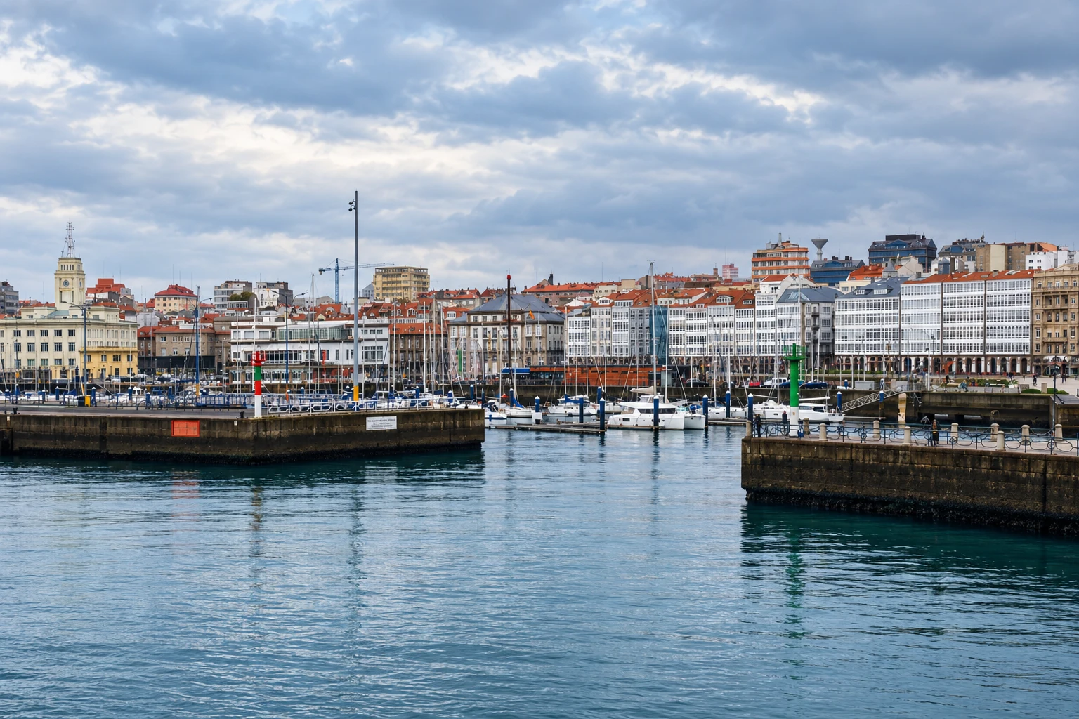 Recreación da Mariña da Coruña baseada nunha fotografía real das súas galerías e porto